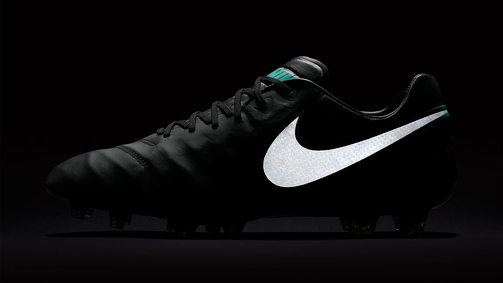 nike-tiempo-legend-6-2016-boots-black-turquvoise-side