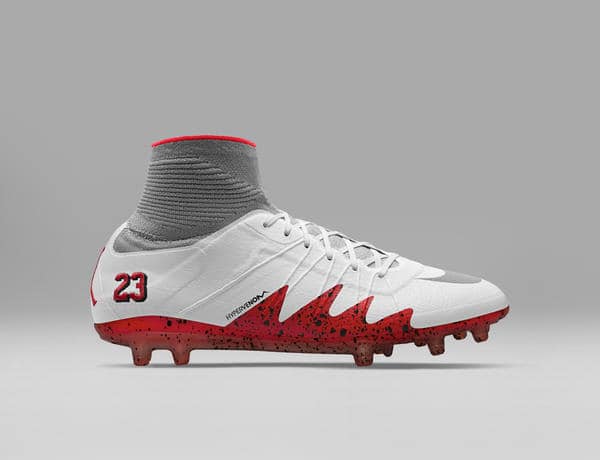 HO16_GFB_Neymar_1123_Hypervenom_Phantom_FG_01_08_native_600
