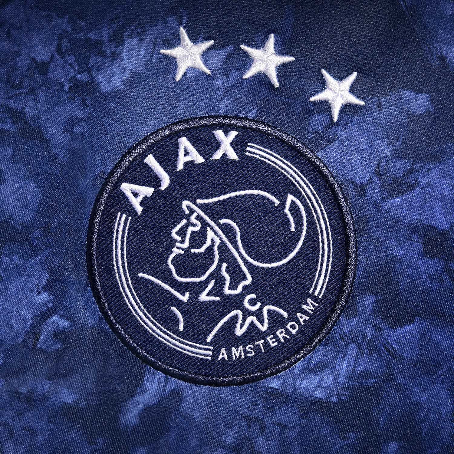 Ajax's 2017-18 Away Kit Lands With 90s Homage