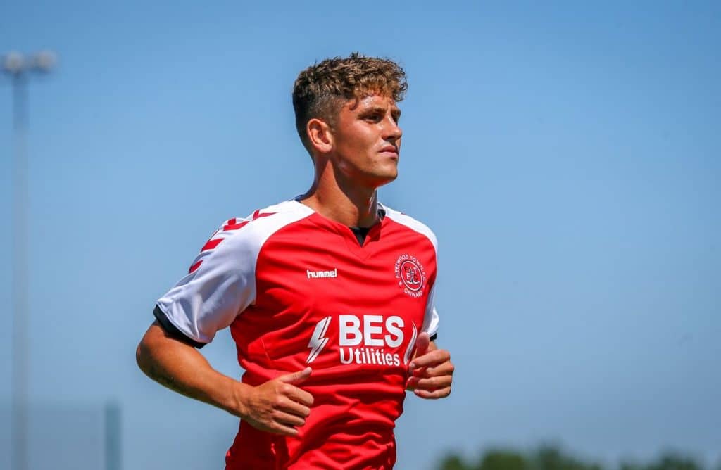 fleetwood_town_18_19_hummel_home_kit_b