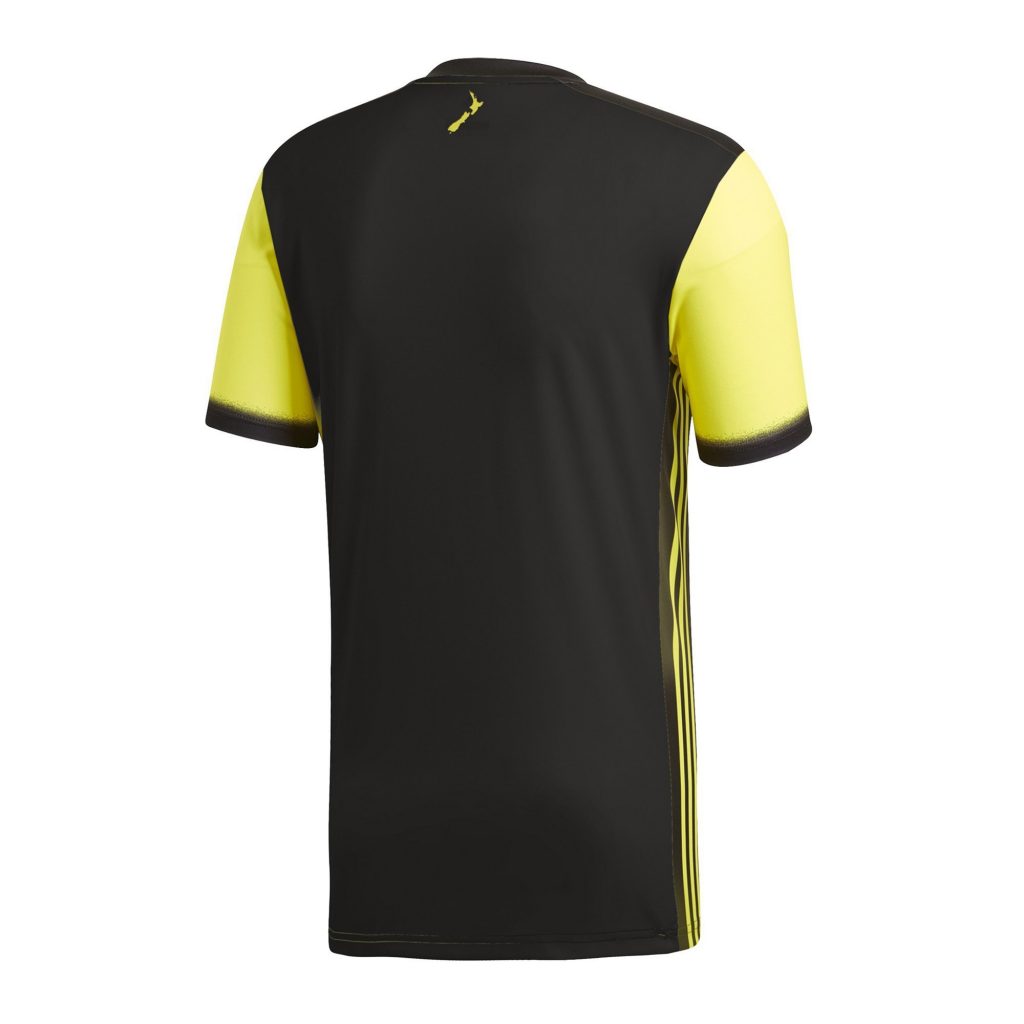 wellington phoenix 18_19_adidas_home_kit_b