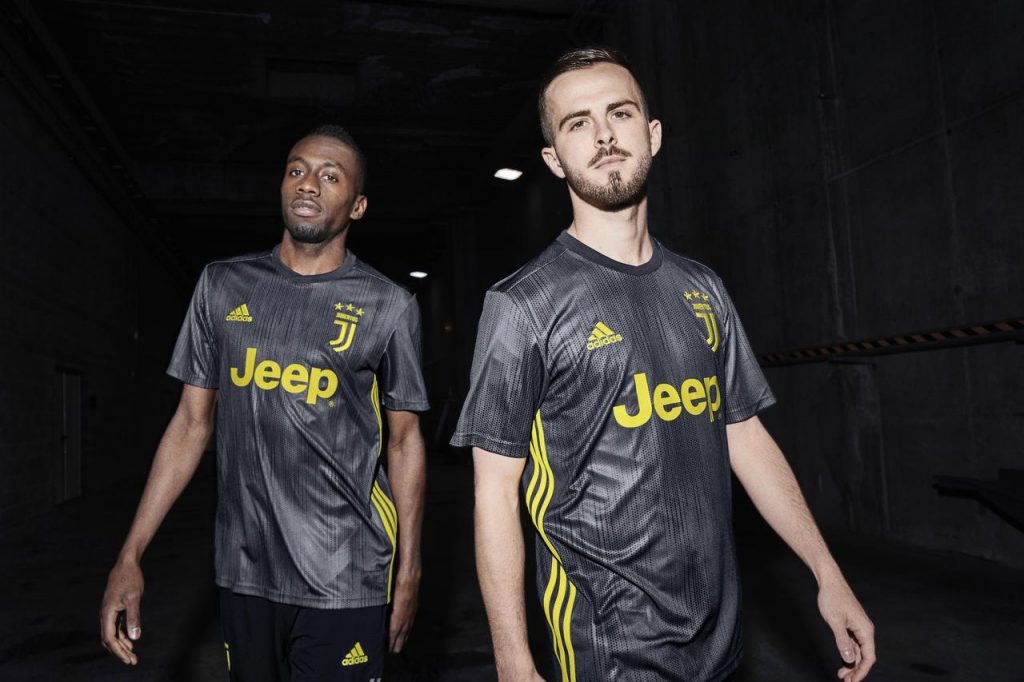 juventus_18_19_adidas_third_kit_m