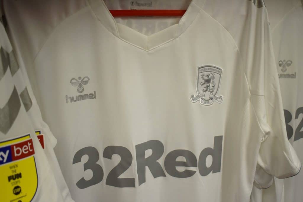 middlesbrough_18_19_hummel_third_kit_d