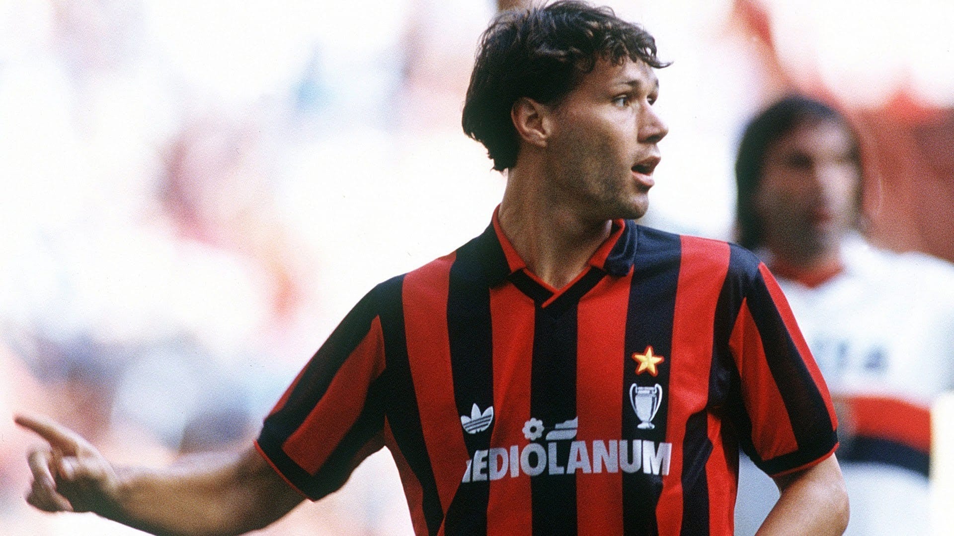 Marco van Basten: A career through jerseys