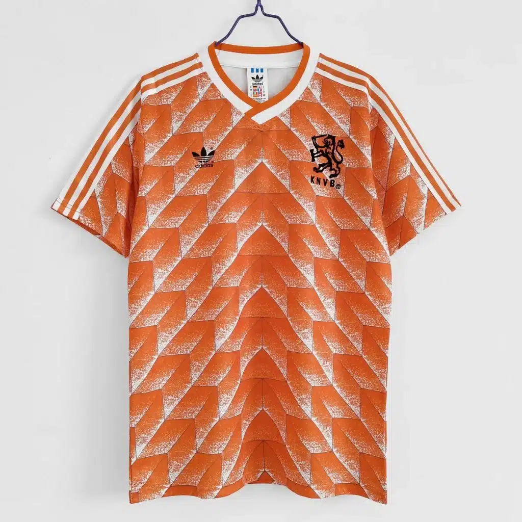 Marco van Basten: A career through jerseys