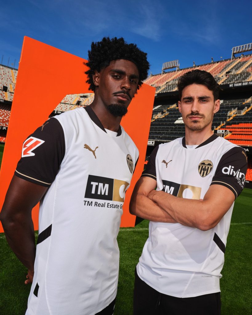 Valencia Release Nostalgic 2024/25 Puma Home Kit