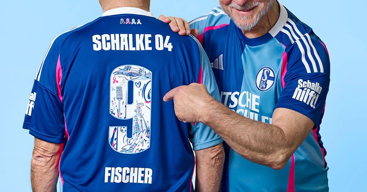 Schalke 04 Unveil Cancer Awareness Kit